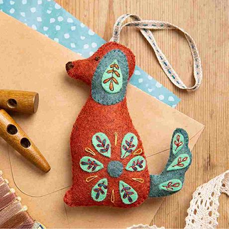 Corinne Lapierre Kit:  Folk Dog