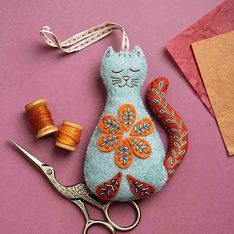 Corinne Lapierre Kit:  Folk Cat