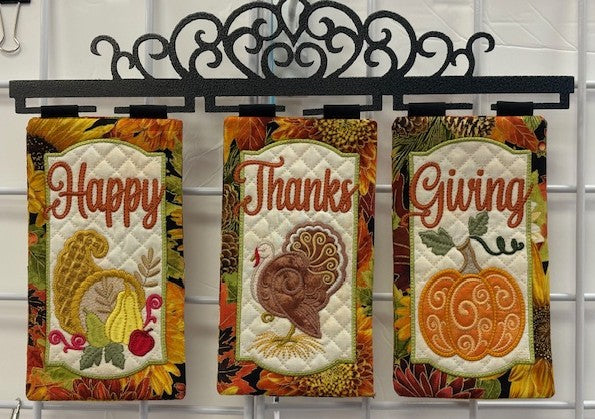 Machine Embroidery Club - Happy Thanksgiving Wall Hanging